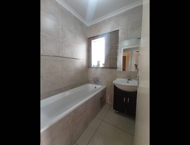 3 BEDROOM HOUSE FOR SALE IN ROSSLYN